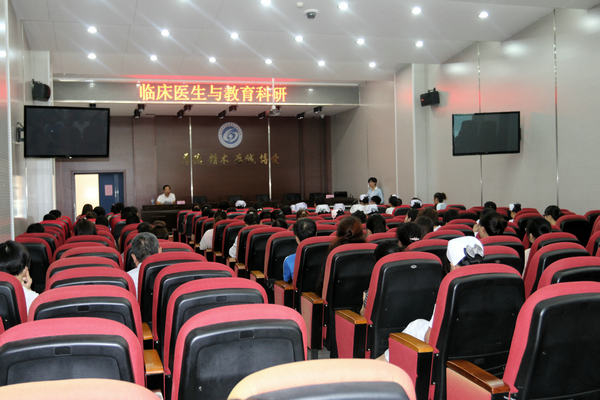 讲座现场1.jpg
